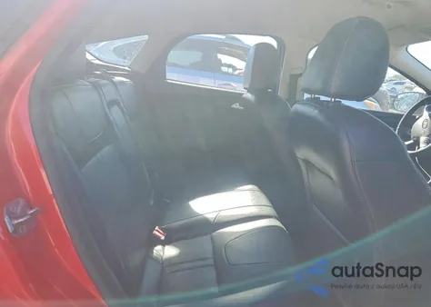 2014 Ford Focus Se z USA, uszkodzony, nr VIN 1FADP3K24EL323458